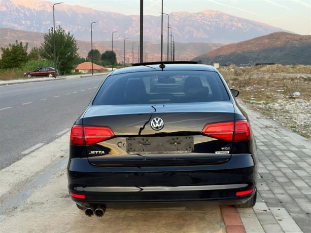 shitet-volkswagen-jetta-20-nafte-2015-big-1