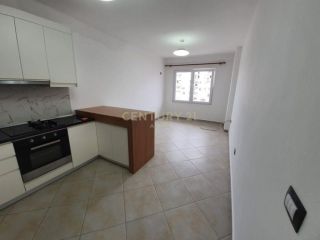 shitet-apartament-21-te-kodra-e-priftit-90000-euro